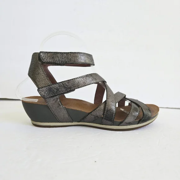 Dansko Veruca Metallic Silver Sandals Size 39 US 8.5 - Picture 1 of 13